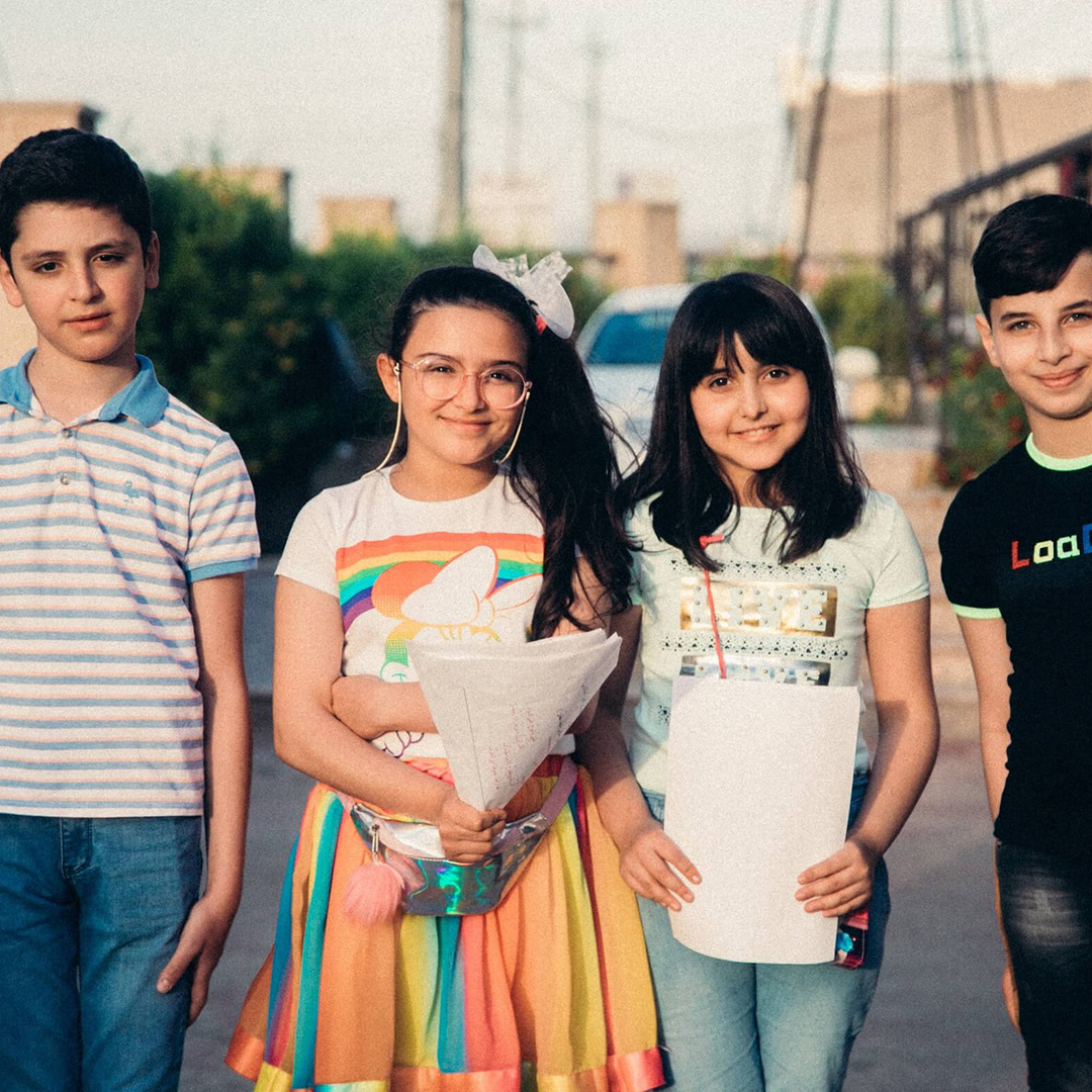 Irak-lapsia-ulkona